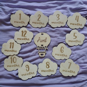 Globo de aire caliente personalizado + Tarjetas de hitos en la nube / Placas de mes de madera / Regalo de bebé recién nacido personalizado / Utilería de foto de bebé con nombre de acrílico 3D