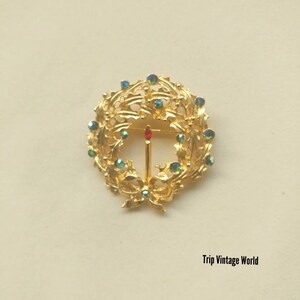 Christmas Wreath Gold Tone Candle Brooch Blue Faceted Beads