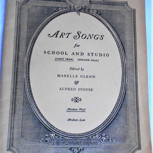 Vintage 1930 Liederbuch: Erstes Jahr, Schule & Studio