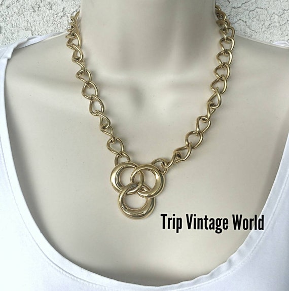 Napier Curb Chain  Choker Necklace 3 Circle Penda… - image 1