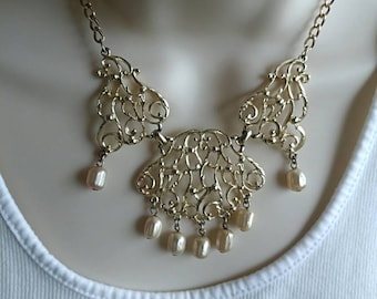 Sarah Coventry Dangle Choker Gold Tone Faux Fresh Pearls Vintage Statement Necklace Hook Clasp Hangtaag SC Mid Century Jewelry