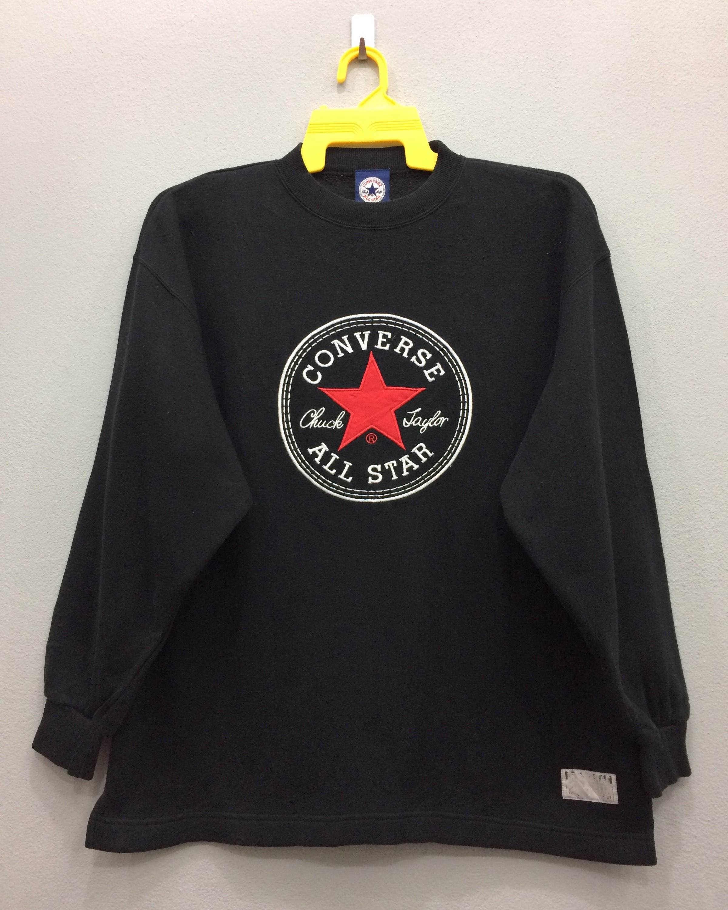 black converse sweatshirt