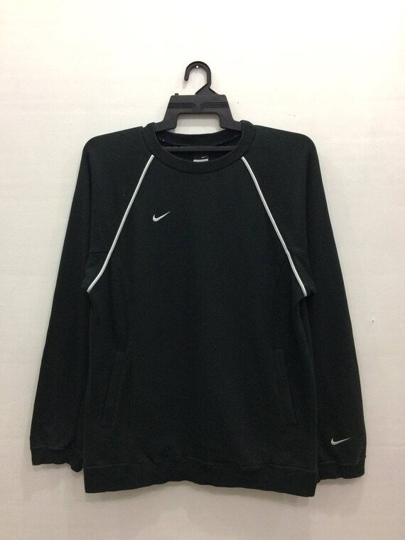 nike small logo sweatshirt