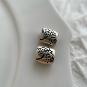 2 of 925 Sterling Silver Lotus Flower Pillow Beads / 9x8mm / hole 4mm
