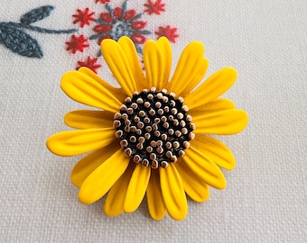 Sunflower Brooch , Women Brooch , Gift for her, Wedding Brooch (33x33mm)
