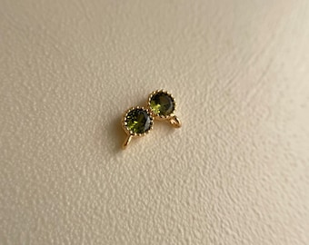 Charm redondo de circonita cúbica verde oliva de 2 piezas / 5 mm