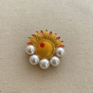 Sunflower Brooch, Women Brooch , Gift for her, Wedding Brooch (33x33mm)