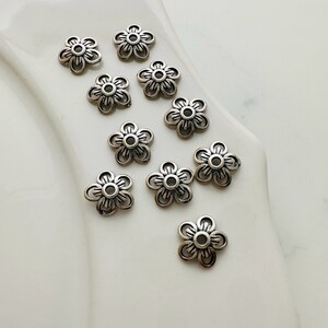 10pcs, Sterling Silver 7mm Flower Beads Caps /  hole 1.5mm