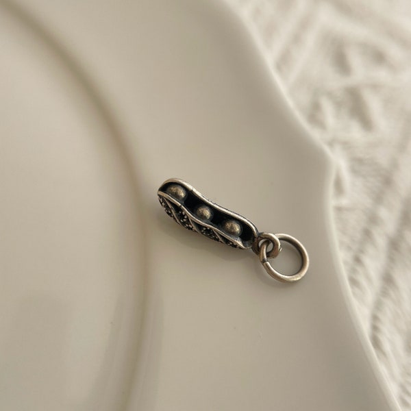 1 of 925 Sterling Silver Peapod Charm / 15x4mm