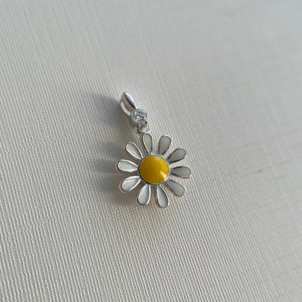 925 Sterling Silver Daisy Flower Enamel Bead For Charm Bracelets & Necklaces - 8.5mm, Bright Silver
