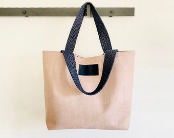 Beach bag cork leather, blush meets paisley, magnetic closure, inner pocket zip, beach bag, summer bag, vegan, mega bag,