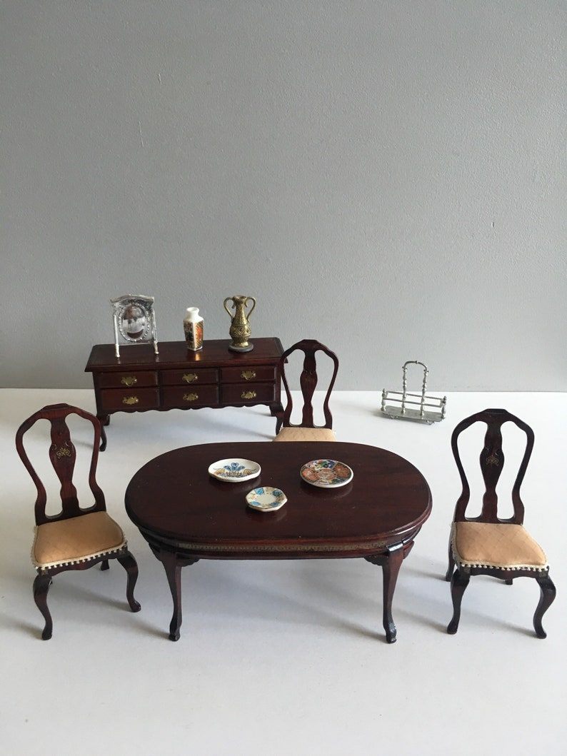 traditional dolls house furniture