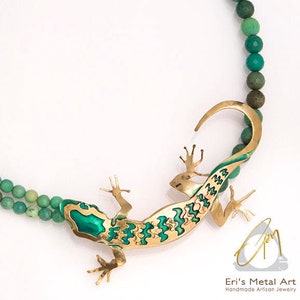 Hand carved brass Lizard necklace, green agate beaded necklace, short chain necklace, nature necklace, reptile necklace, womens jewelry