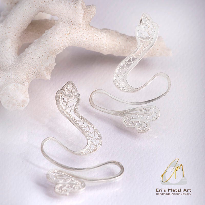 Silver filigree Snake drop stud earrings, handmade filigree earrings, statement earrings, everyday reptile earrings, modern Greek jewelry