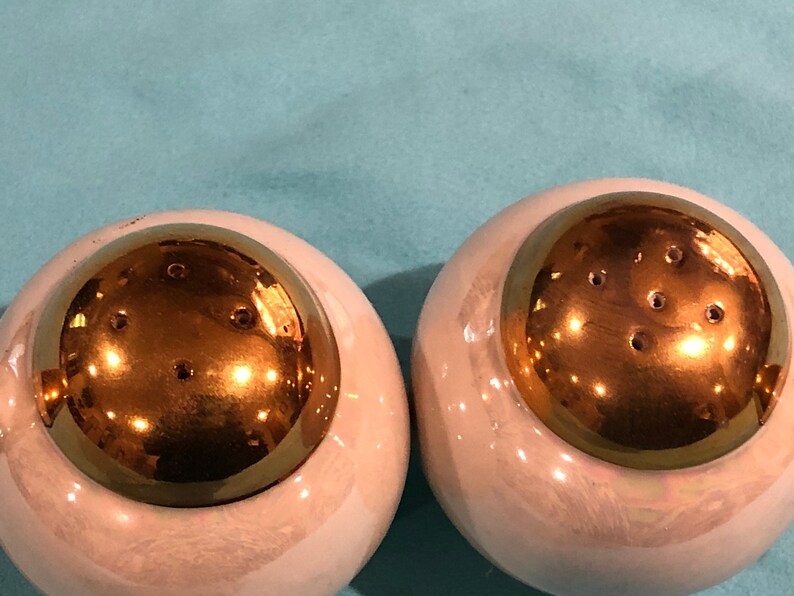 Georgian Homer Laughlin 1940/'s Eggshell Iridescent White and Gold Salt and Pepper Shaker Set