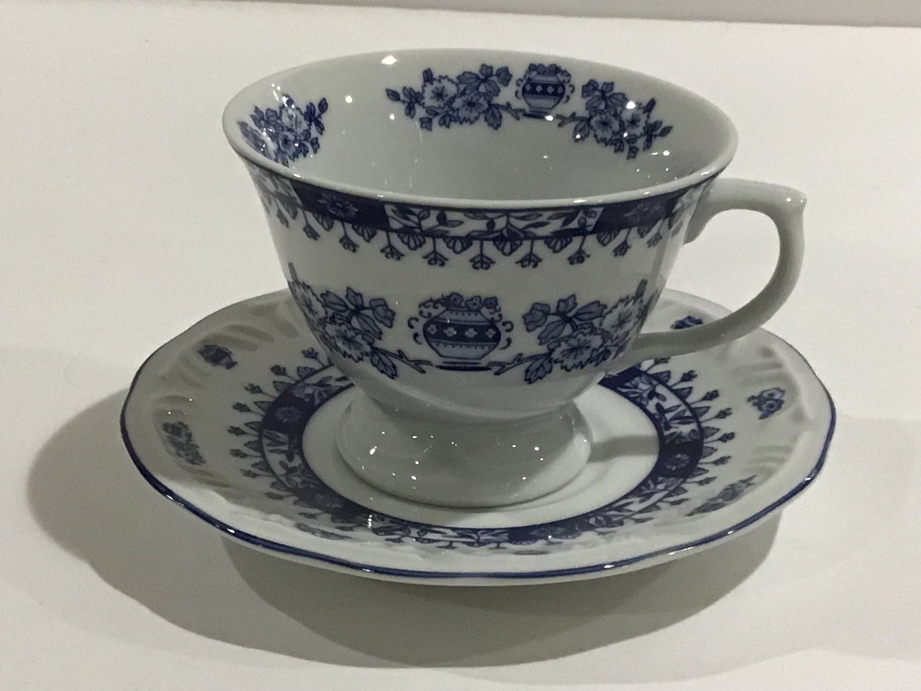 PORCELANA SCHMIDTエスプレッソティーカップとソーサー 2個セット PORCELANA SCHMIDTエスプレッソティーカップとソーサー 2個セット