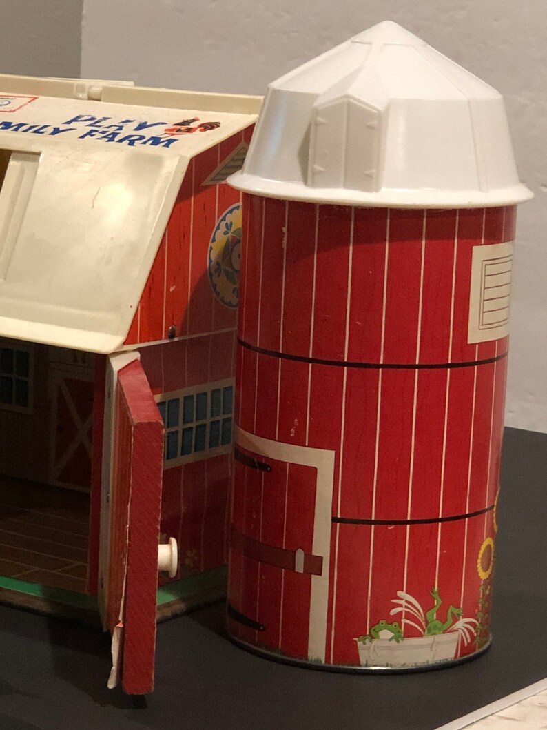 Animals and People With Silo,Tractor Fisher-Price Family Play Farm #915 1960/'s Fiberboard Base,