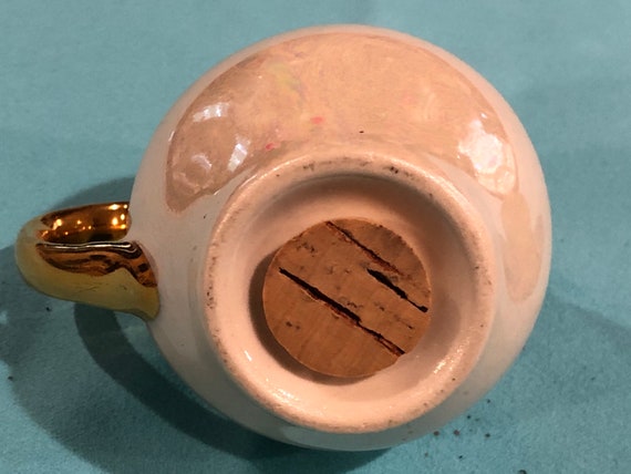 Georgian Homer Laughlin 1940/'s Eggshell Iridescent White and Gold Salt and Pepper Shaker Set