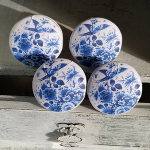 Chinoiserie Cabinet Knobs Drawer Pulls Set of 4 have Wood Shabby Blue & White