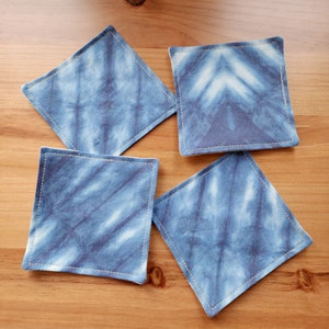 Sous-verre moderne Dessous de verre bleu Tie Dye Sous-verre en tissu japonais Décor japonais Ensemble de dessous de verre Thé Café Boissons Froides Cadeau pour la maison image 4