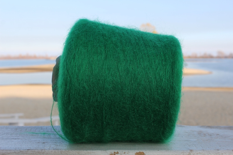 green mohair Kid mohair yarn on cone machine knitting yarn