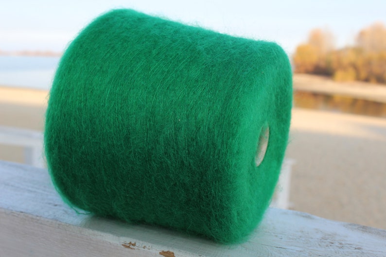 green mohair Kid mohair yarn on cone machine knitting yarn