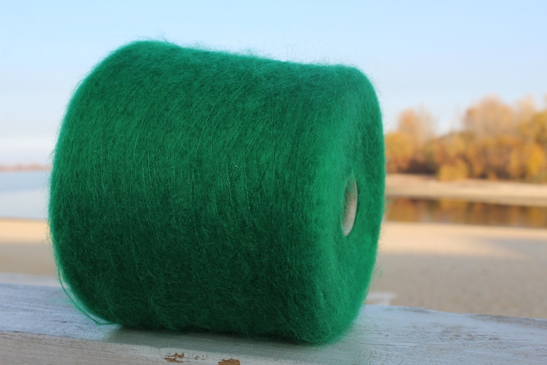 green mohair Kid mohair yarn on cone machine knitting yarn