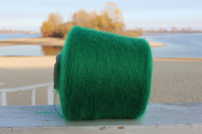 green mohair Kid mohair yarn on cone machine knitting yarn