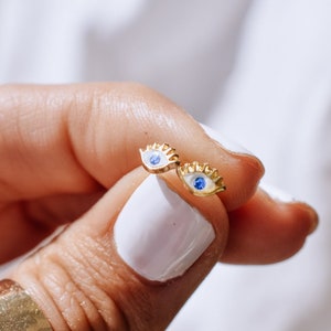Mini solid gold eye earrings, evil eye stud earrings, solid gold evil eye stud earrings, small eye gold studs, protection earrings