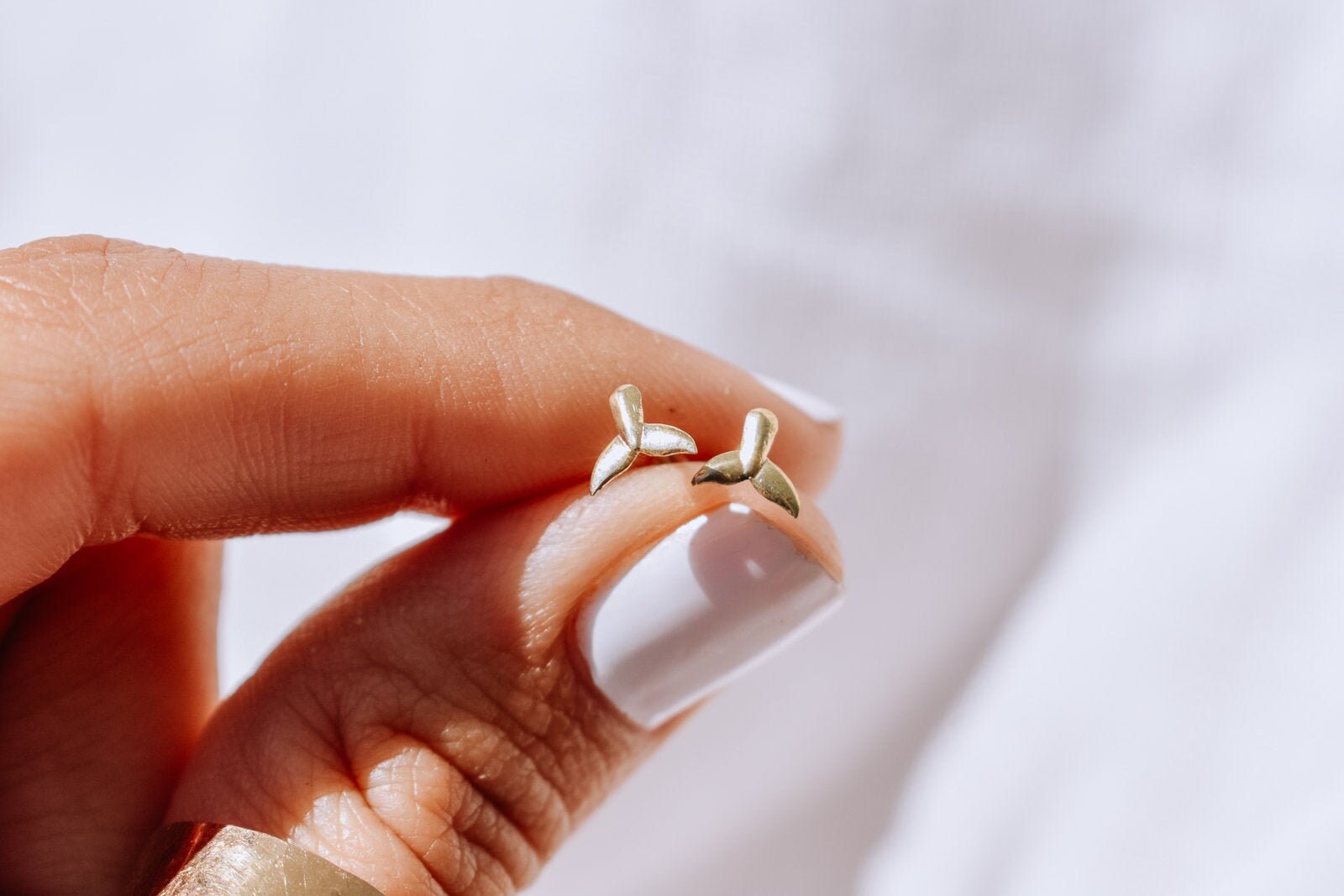 SOLID Gold Small Whale Tail Earrings, Solid gold earrings,  solid gold whale tail stud, Small circle gold studs,  Screw back earrings,
