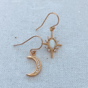 Moon and Star Dangling Earrings, Moon and star gold earrings, Celestial Drop Earrings, hypoallergenic statement earrings