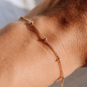 Pulsera satélite, Dainty, perfecta para el uso diario, regalo para ella, regalo de dama de honor