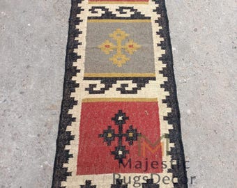 Alfombra Kilim estilo bohemio de lana y yute – Alfombra tribal del suroeste hecha a mano para pasillo, alfombra de entrada de estilo vintage, alfombra multicolor.