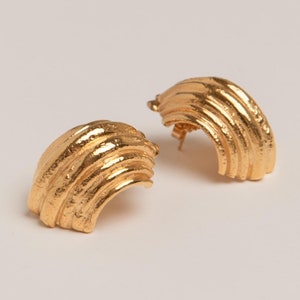 Les restes d'Athina, plaqué or 24 carats, boucles d'oreilles tendance, carte Pamela, boucles d'oreilles surdimensionnées, cadeaux pour elle, bijoux grecs, cadeaux d'anniversaire