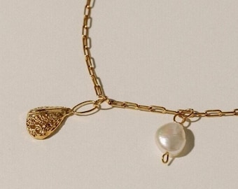24K Gold Vermeil Pearl Necklace: Venus Rising Medallion Jewelry