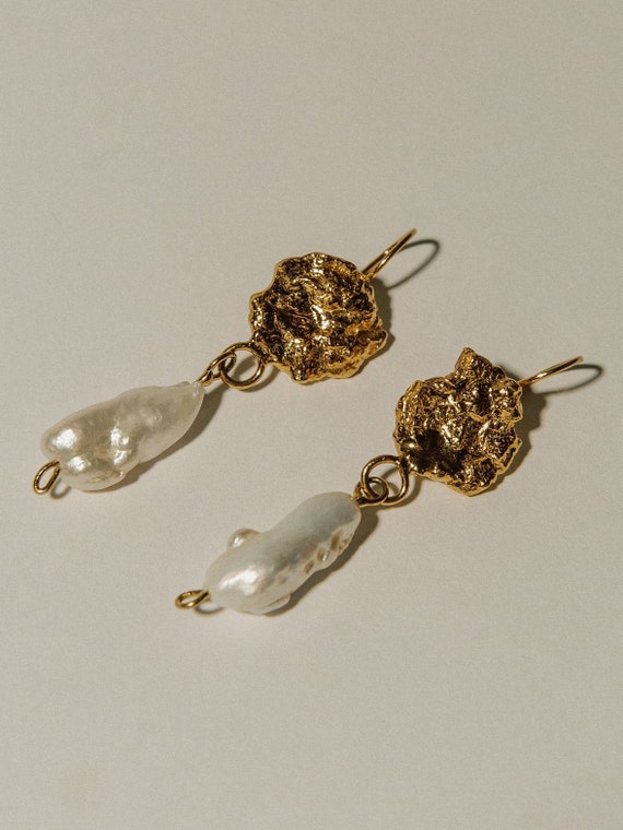 Portrait of a Woman Earrings, 24K Gold Plated, Pearl Earrings