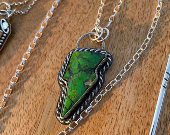 Green Mojave Turquoise Bolt Bolt Necklace