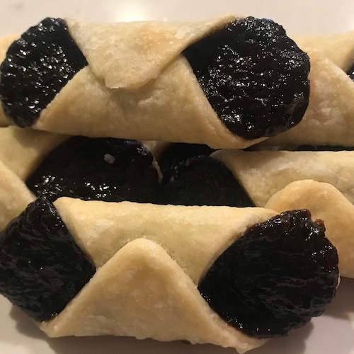 2 Dozen Homemade Cream Cheese Kiffles Apricot Kiffles Walnut Etsy