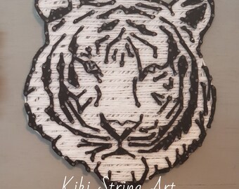 String art Tiger, tiger animal portrait wall hanging, jungle animal nursery theme, safari animal wall art, tiger wooden sign, savannah decor