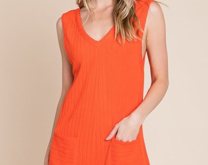 How perfect is this romper??? Stay cool and adorable on game day!!