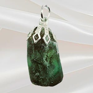 Pendentif Argent Emeraude 1.90 gramme ( Pièce unique )