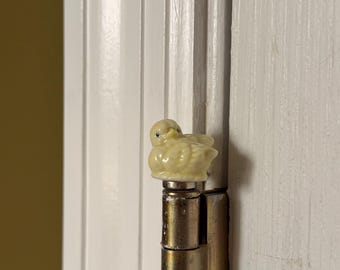 VINTAGE miniature ceramic yellow bird Hinge Topper