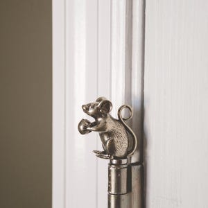 Brass Mouse Hinge Topper