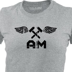 Women&#39;s Officially Licensed Distressed Navy Aviation Structural Mechanic (AM) Rating Badge T-Shirt