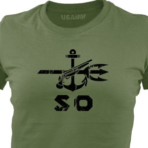 Women&#39;s Officially Licensed Navy Special Warfare Operator (SO) Rating Badge T-Shirt
