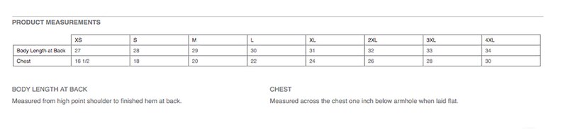 Puede incluir: Tabla de tallas que muestra la longitud del cuerpo en la espalda y las medidas del pecho en pulgadas para las tallas XS a 4XL.