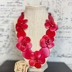 Red flower statement necklace Tagua jewelry Big bold necklaces Wearable art Beaded necklaces Floral jewelry Red roses