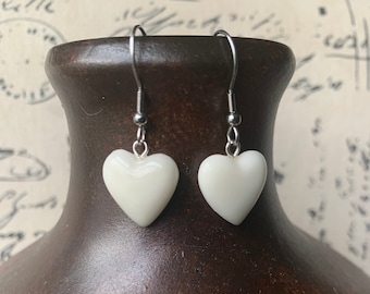White dangle earrings Heart shape earrings Beach fashion trends Tagua nut jewelry Anniversary gift ideas Mother’s Day gift ideas