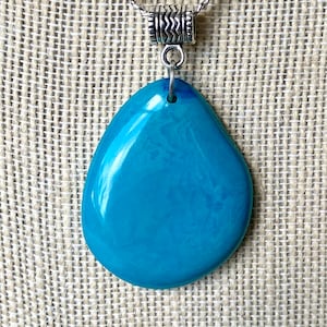 Turkooisblauwe Tagua-hanger Mode-sieraden Handgemaakte kralenhanger GEEN ketting Ambachtelijk handgemaakt in Ecuador Moederdagcadeaus Draagbare kunst