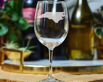 State of North Carolina Barware; University of North Carolina Glasses; Tar Heels; UNC; Chapel Hill; Stemless Wine Rocks; State Glass Etching